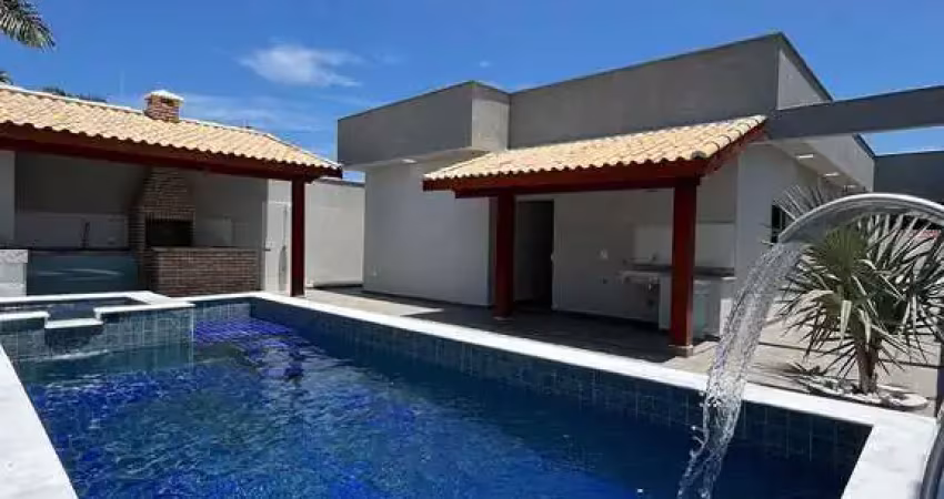 Confira essa linda casa isolada em fase de obras 200mts do mar em itanhaém!!