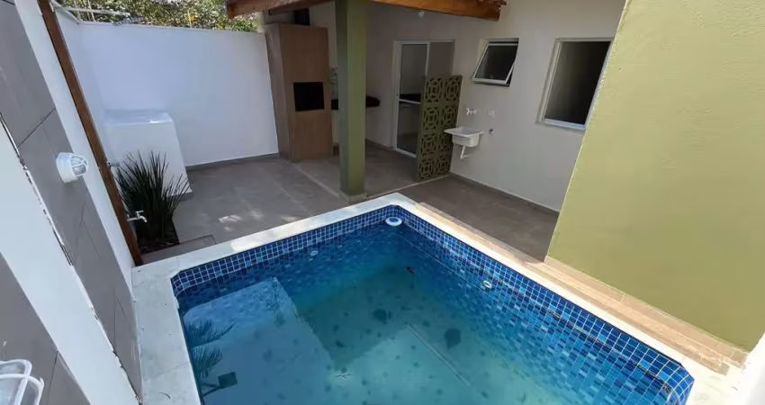 Casas em condomínio fechado com piscina e churrasqueira privativa 60mts do mar!