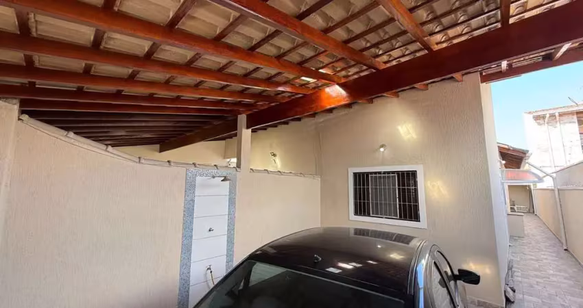 Casa usada lado pista em bairro residencial para venda em itanhaém!