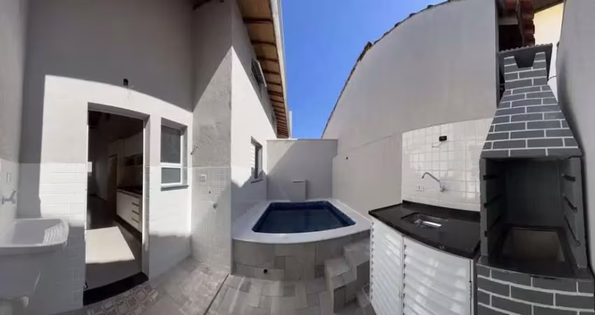 Casa em condomínio semi mobiliada com piscina privativa lado praia 1300m do mar!