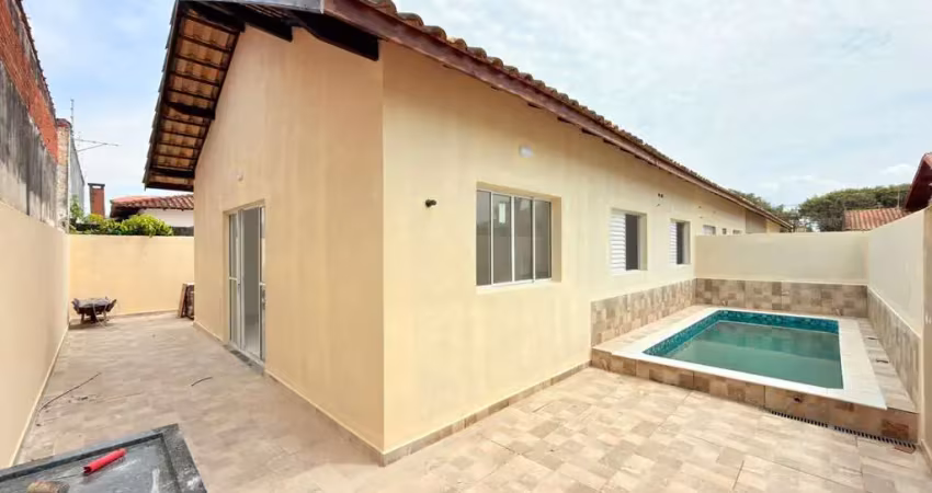 Casa em condomínio fechado 500m do mar com piscina privativa em itanhaém!!
