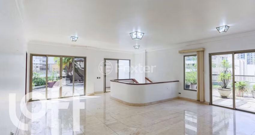 Apartamento com 4 quartos à venda na Avenida Chibarás, 505, Moema, São Paulo