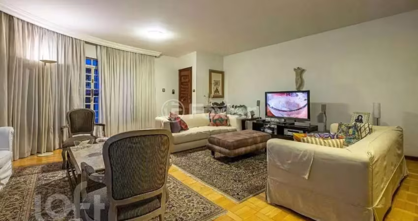 Casa com 3 quartos à venda na Rua André Dreyfus, 366, Sumaré, São Paulo
