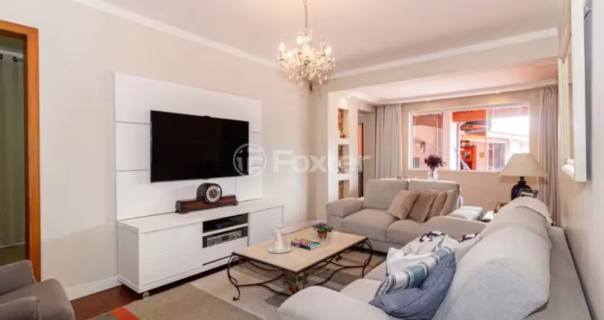 Casa com 5 quartos à venda na Rua João Fernandes Braga, 107, Vila Iório, São Paulo