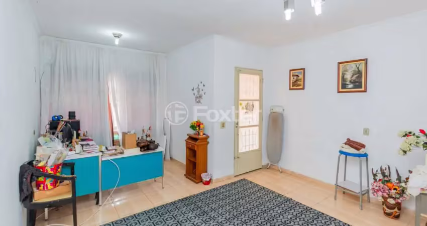 Casa com 3 quartos à venda na Rua Paranhos Pederneiras, 438, Vila Leonor, São Paulo