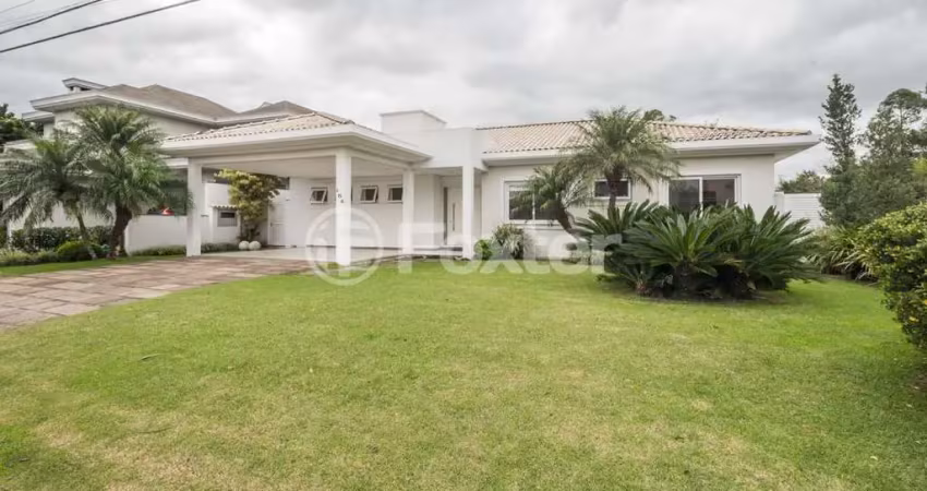 Casa em condomínio fechado com 3 quartos à venda na Avenida Juca Batista, 8000, Belém Novo, Porto Alegre