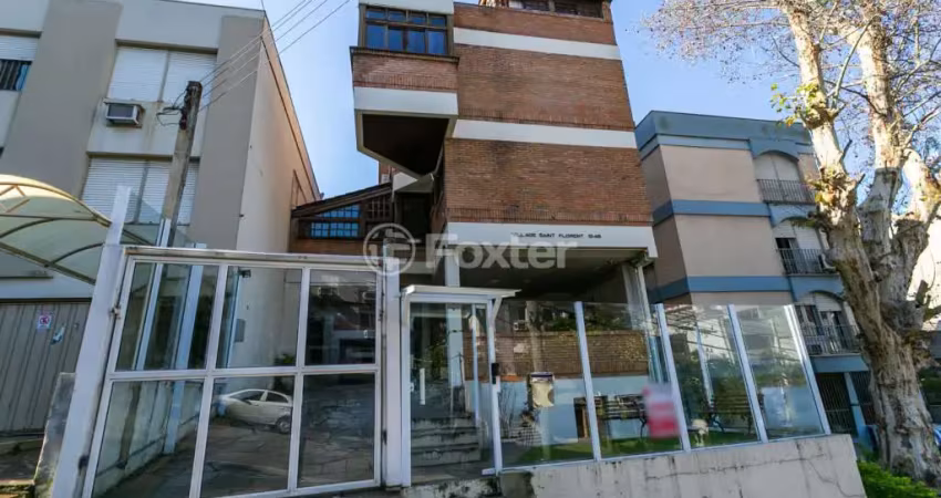 Casa em condomínio fechado com 3 quartos à venda na Avenida Coronel Lucas de Oliveira, 1548, Bela Vista, Porto Alegre