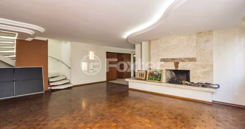 Casa comercial com 3 salas à venda na Avenida General Barreto Viana, 793, Chácara das Pedras, Porto Alegre
