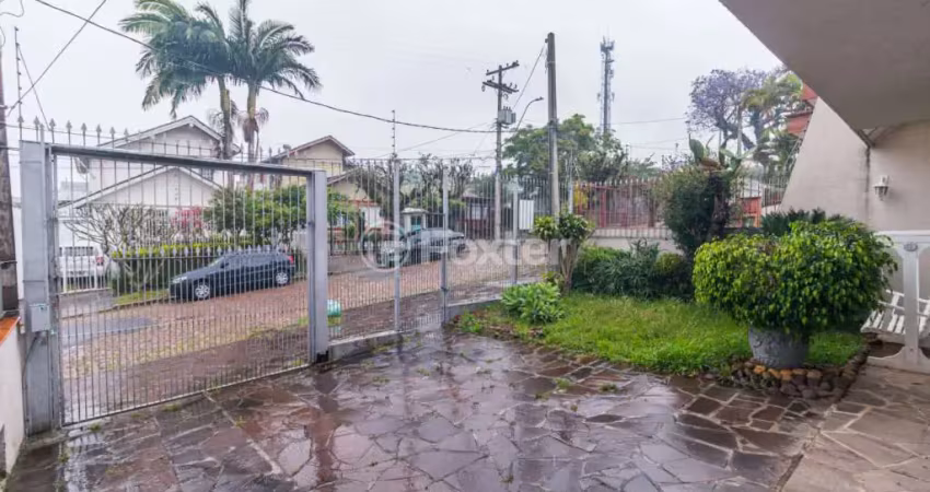 Casa com 3 quartos à venda na Rua Padre Alois Kades S J, 100, Jardim Europa, Porto Alegre