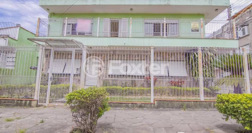 Casa comercial com 3 salas à venda na Rua Coronel Neves, 736, Medianeira, Porto Alegre