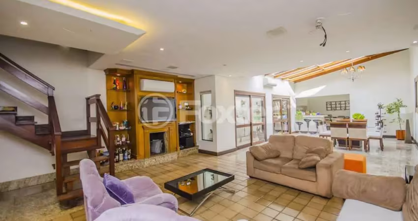 Casa comercial com 4 salas à venda na Rua Monsenhor Veras, 405, Santana, Porto Alegre