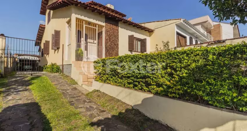 Casa com 3 quartos à venda na Rua Vidal de Negreiros, 724, Vila São José, Porto Alegre
