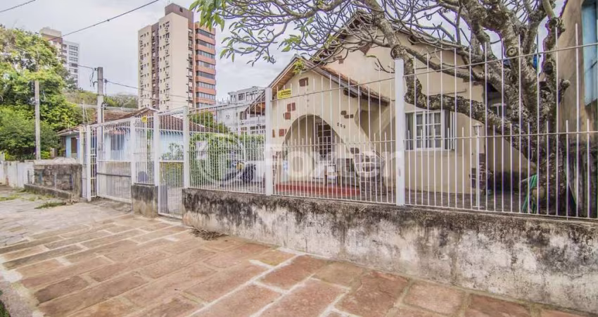 Casa com 3 quartos à venda na Rua Atanásio Belmonte, 569, Boa Vista, Porto Alegre