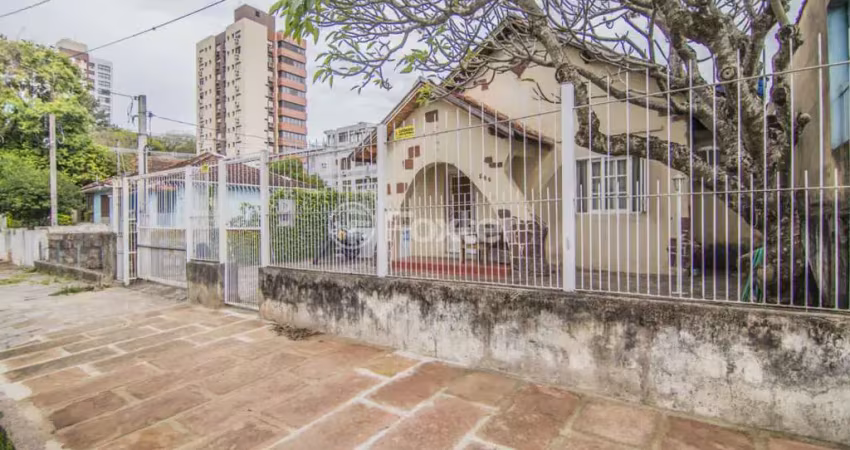 Casa com 3 quartos à venda na Rua Atanásio Belmonte, 569, Boa Vista, Porto Alegre