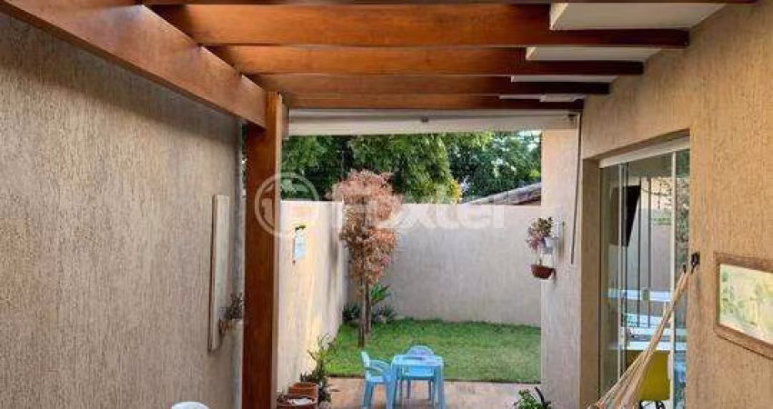 Casa em condomínio fechado com 3 quartos à venda na Rua Padre João Batista Reus, 2748, Vila Conceição, Porto Alegre