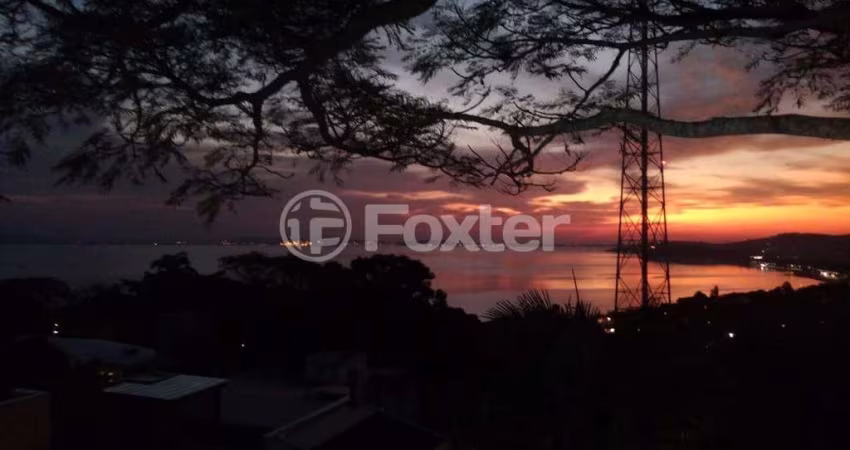 Casa com 3 quartos à venda na Rua dos Guaranis, 360, Espírito Santo, Porto Alegre