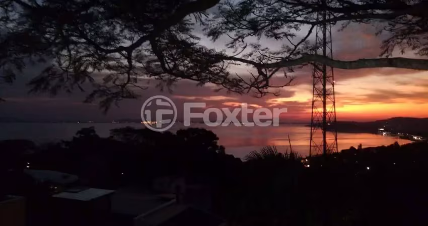 Casa com 3 quartos à venda na Rua dos Guaranis, 360, Espírito Santo, Porto Alegre