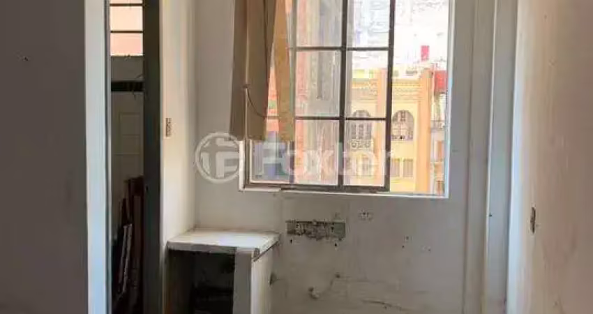 Sala comercial com 1 sala à venda na Rua Vigário José Inácio, 371, Centro Histórico, Porto Alegre