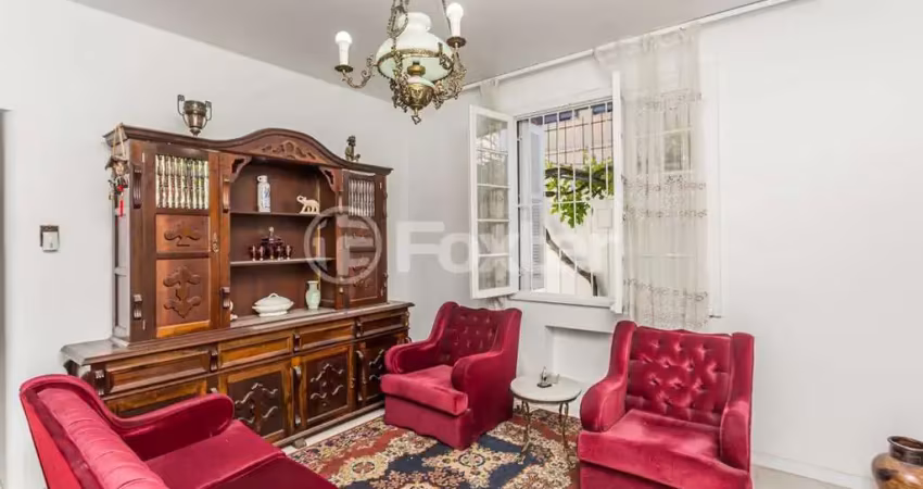 Casa com 7 quartos à venda na Rua João Guimarães, 97, Santa Cecília, Porto Alegre