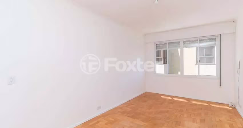 Apartamento com 3 quartos à venda na Rua Líbero Badaró, 418, Passo da Areia, Porto Alegre