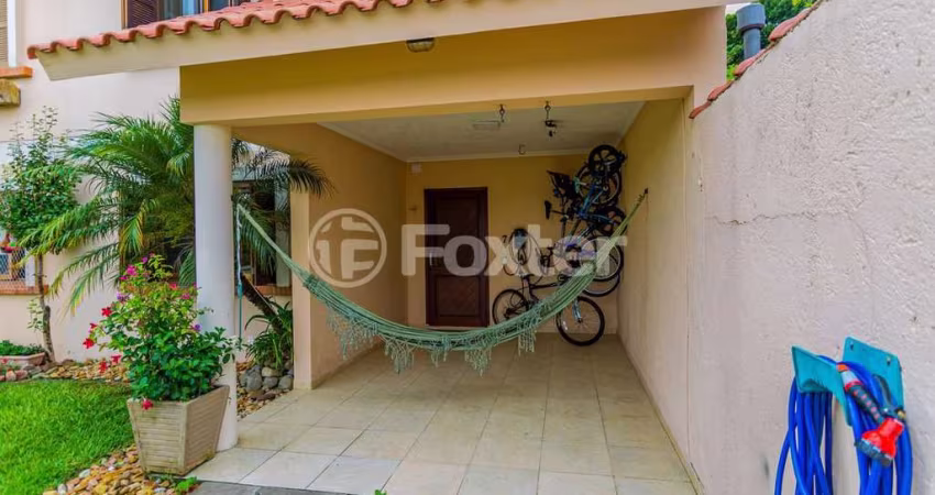 Casa em condomínio fechado com 3 quartos à venda na Avenida da Serraria, 2222, Serraria, Porto Alegre