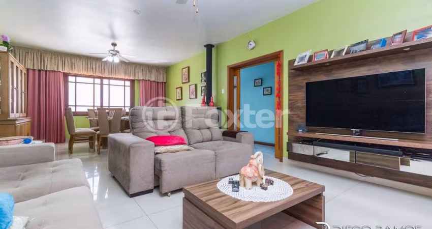 Casa comercial com 2 salas à venda na Travessa Afonso Mabilde, 111, Santa Maria Goretti, Porto Alegre