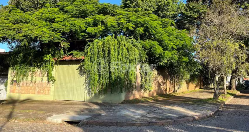Casa comercial com 2 salas à venda na Travessa Ruperti, 50, Chácara das Pedras, Porto Alegre