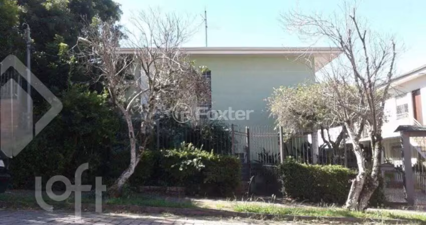 Casa com 5 quartos à venda na Rua Angelo Segalla, 559, Petrópolis, Caxias do Sul