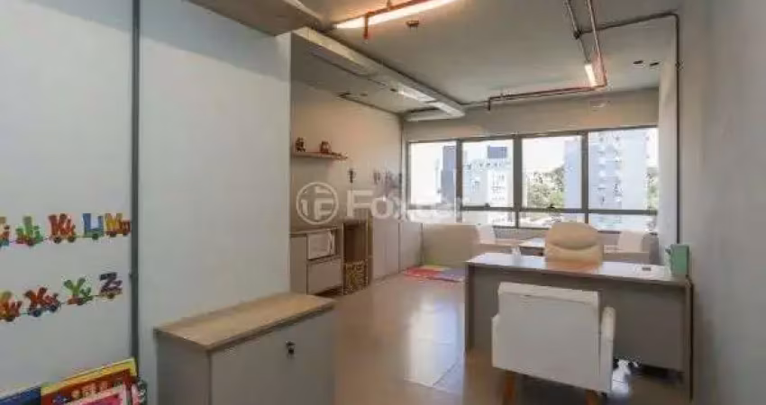 Sala comercial com 1 sala à venda na Avenida Doutor Nilo Peçanha, 3245, Chácara das Pedras, Porto Alegre