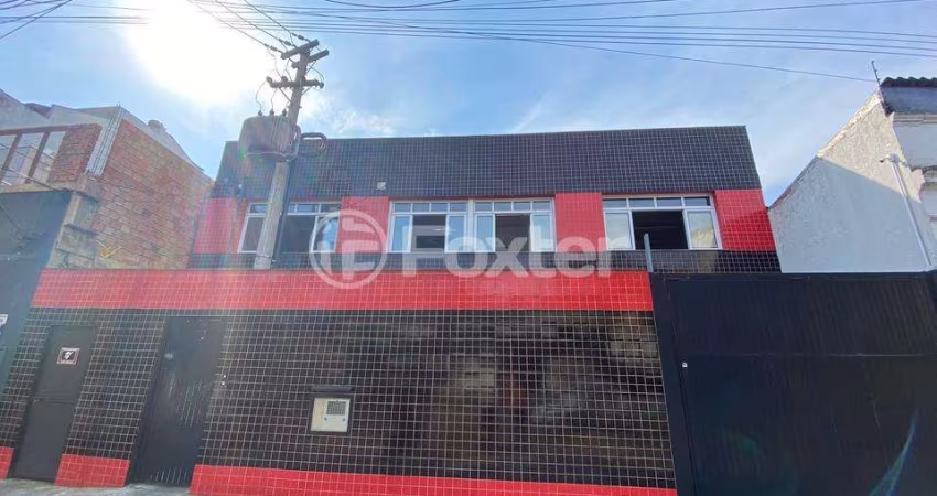Prédio com 2 salas à venda na Avenida Cairu, 524, Navegantes, Porto Alegre