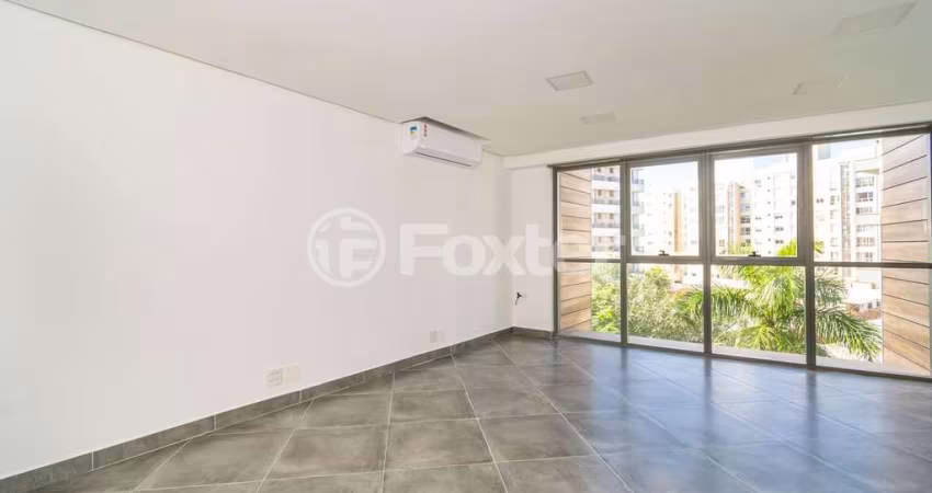 Sala comercial com 1 sala à venda na Avenida Wenceslau Escobar, 2714, Cristal, Porto Alegre