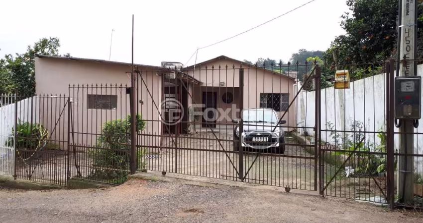 Casa com 3 quartos à venda na Estrada das Furnas, 65, Vila Nova, Porto Alegre