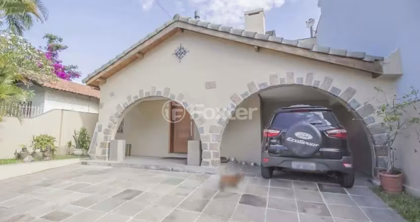 Casa com 3 quartos à venda na Rua Chavantes, 147, Vila Assunção, Porto Alegre