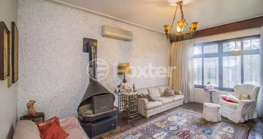 Casa comercial com 2 salas à venda na Rua Bernardino Caetano Fraga, 156, Santa Tereza, Porto Alegre