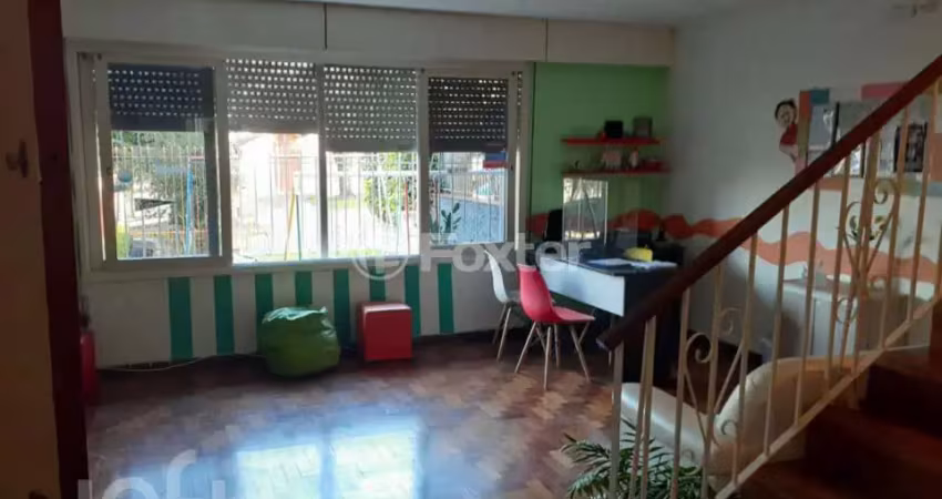 Casa com 4 quartos à venda na Rua Padre Alois Kades S J, 130, Vila Ipiranga, Porto Alegre