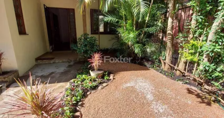 Casa com 3 quartos à venda na Rua Abdo Jorge Curi, 215, Parque Santa Fé, Porto Alegre