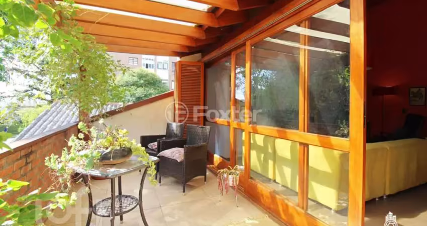 Casa com 5 quartos à venda na Travessa Galeno, 65, São Sebastião, Porto Alegre