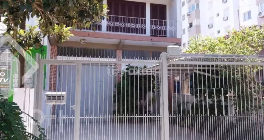 Casa com 3 quartos à venda na Rua São Francisco, 862, Santana, Porto Alegre