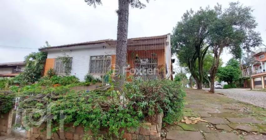Casa com 3 quartos à venda na Rua Batista Xavier, 116, Partenon, Porto Alegre