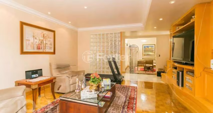 Apartamento com 3 quartos à venda na Rua Duque de Caxias, 1234, Centro Histórico, Porto Alegre
