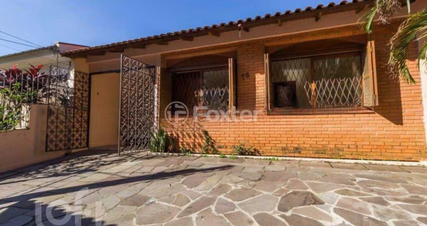 Casa com 4 quartos à venda na Praça Frederico Ozanam, 76, Vila Ipiranga, Porto Alegre