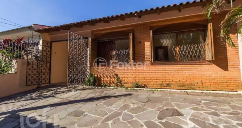 Casa com 4 quartos à venda na Praça Frederico Ozanam, 76, Vila Ipiranga, Porto Alegre