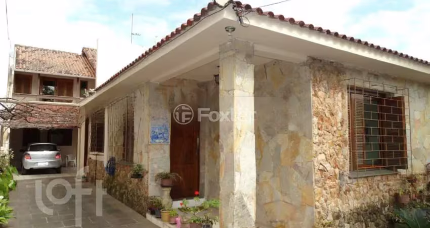 Casa com 3 quartos à venda na Rua São Nicolau, 1411, Santa Maria Goretti, Porto Alegre