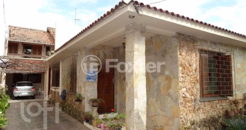 Casa com 5 quartos à venda na Rua São Nicolau, 1411, Santa Maria Goretti, Porto Alegre