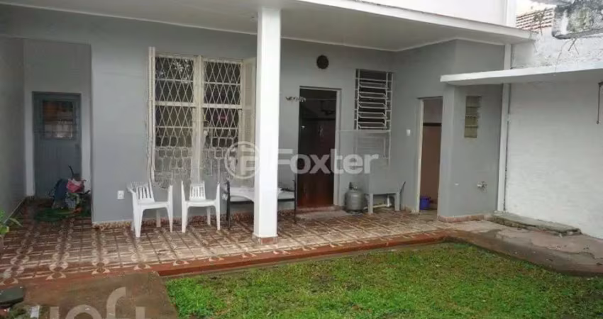 Casa com 3 quartos à venda na Rua Três de Maio, 32, Floresta, Porto Alegre