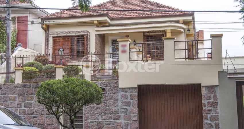 Casa comercial com 2 salas à venda na Rua Guilherme Schell, 223, Santo Antônio, Porto Alegre
