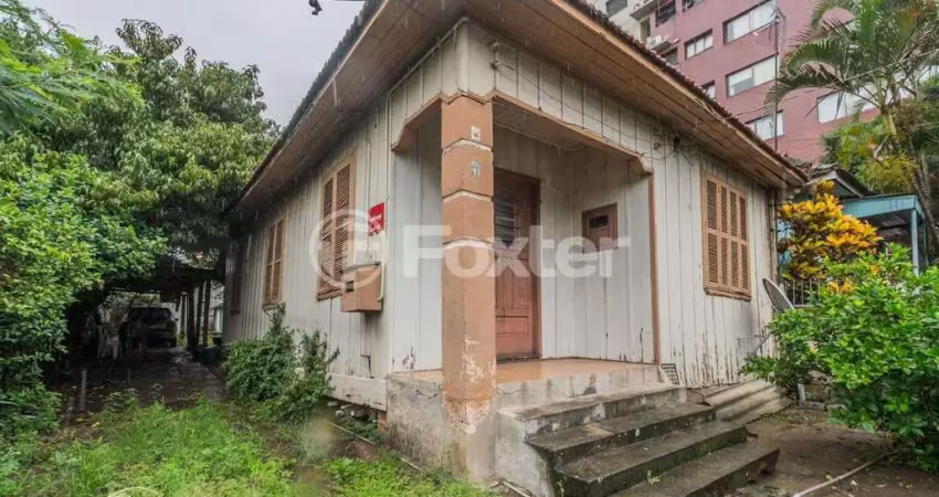 Terreno à venda na Rua Guilherme Klippel, 204, Passo da Areia, Porto Alegre