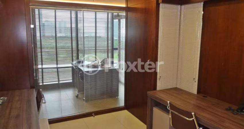 Sala comercial com 4 salas à venda na Rua Washington Luiz, 1118, Centro Histórico, Porto Alegre