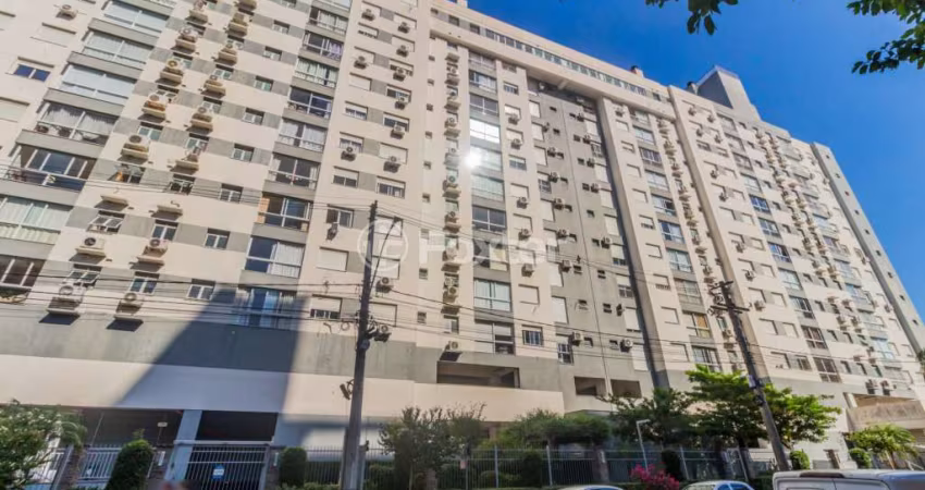 Apartamento com 2 quartos à venda na Rua Bezerra de Menezes, 623, Passo da Areia, Porto Alegre