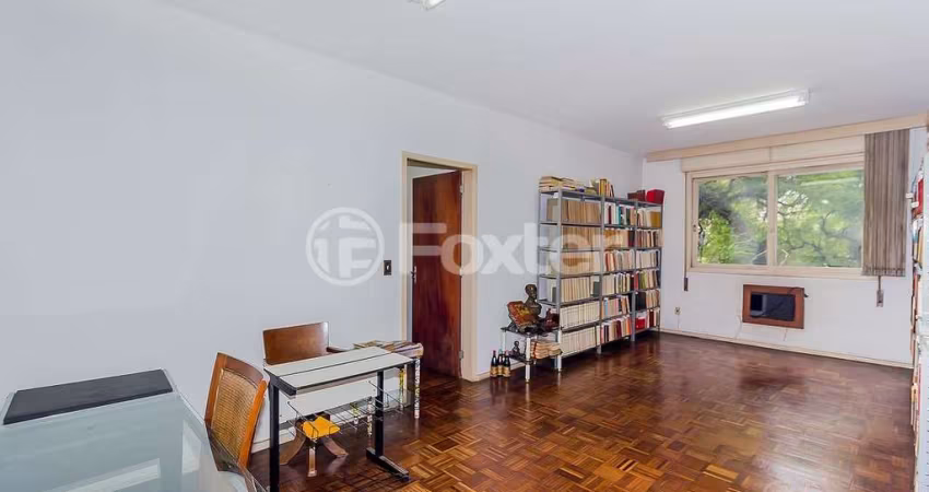 Apartamento com 3 quartos à venda na Rua Coronel Genuino, 433, Centro Histórico, Porto Alegre